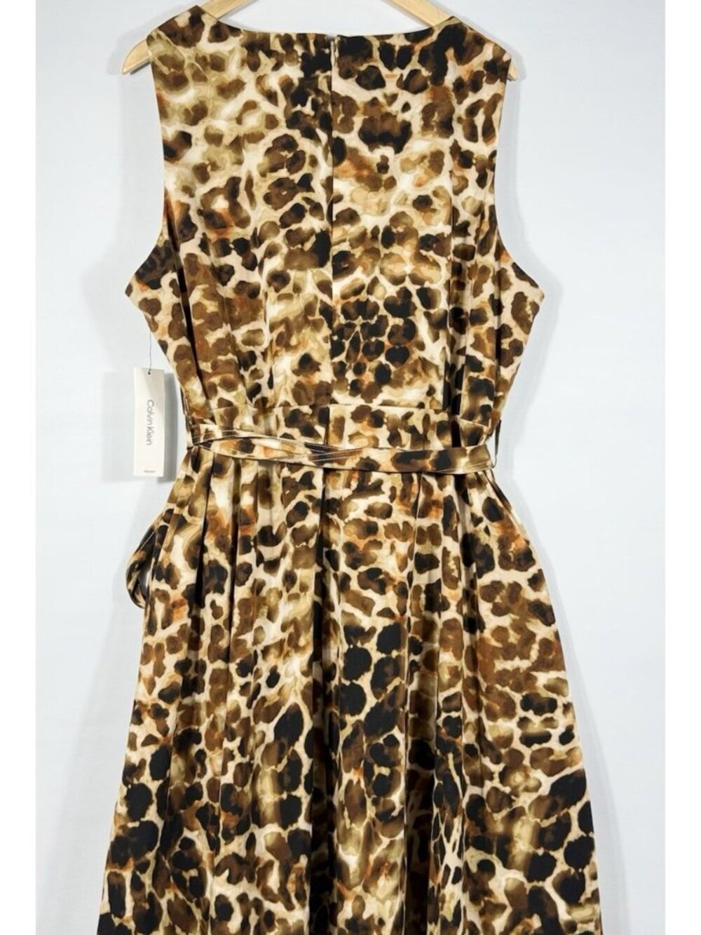 NEW Calvin Klein Women's 22W Animal Print V-Neck Dress • Reg Price $129 - Picture 2 of 3